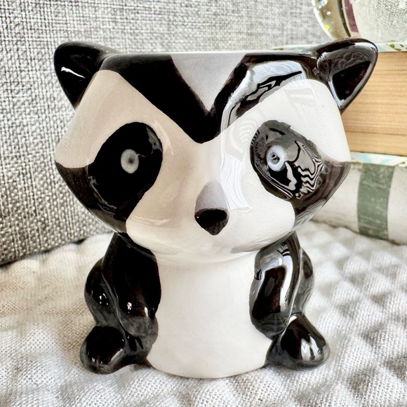 New Ceramic Raccoon Pen Holder Trinket Storage Planter Figurine Decoration 3.25” - Picture 6 of 9